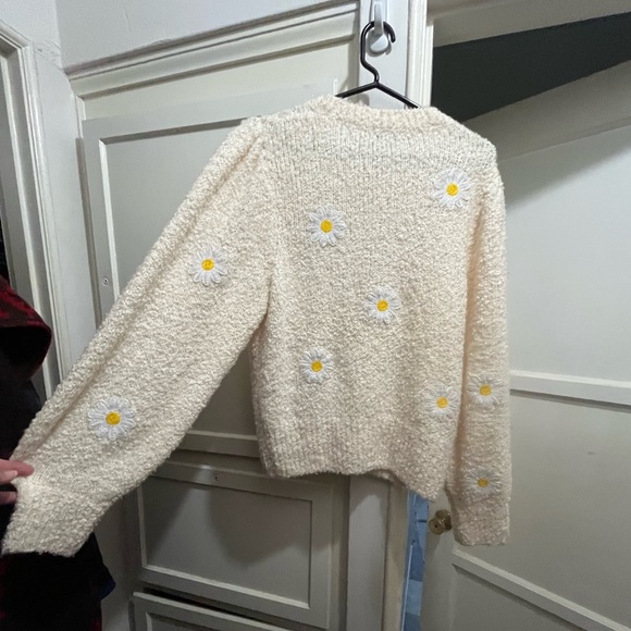 & Other Stories Playful Embroidery daisy Sweater in Cream size large - Picture 14 of 16